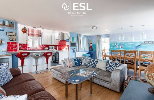 New Quay House | 4 Bedroom/4 Bathroom Home Overlooking New Quay Sea