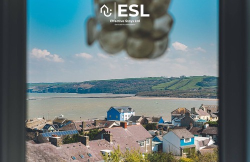 New Quay House | 4 Bedroom/4 Bathroom Home Overlooking New Quay Sea