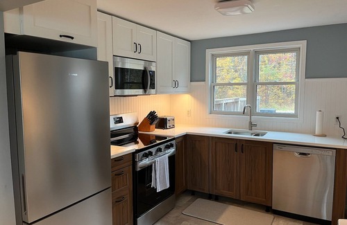 Ramara Cottage | 4 Bedroom, 7 bed Cottage - Sand and Crystal Clear Water, Lake Simcoe, Orillia