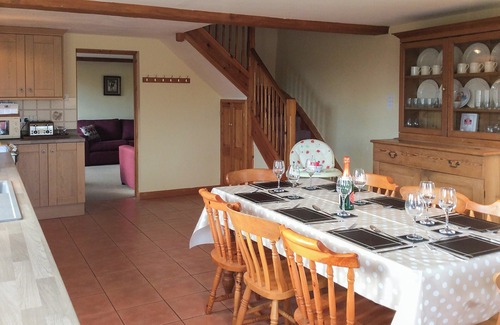 Hawkesbury Upton Cottage | 4 bedroom accommodation in Hawkesbury Upton