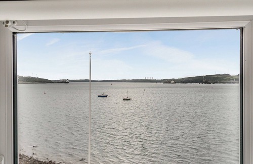 Milford Haven Cottage | 4 bedroom accommodation in Milford Haven