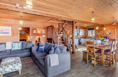 Pentney Cottage | 4 bedroom accommodation in Pentney Lakes
