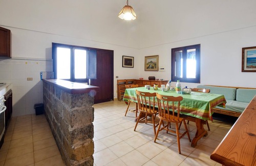 Kamma House | 4 bedroom accommodation in Pantelleria