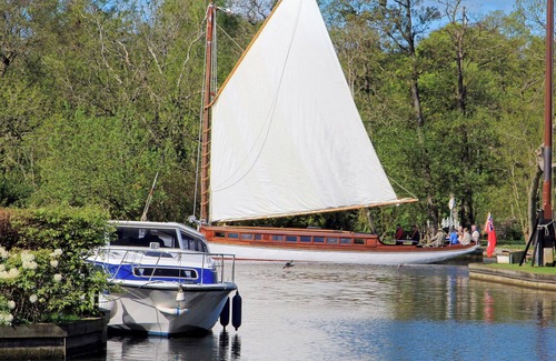 Wroxham Cottage | 4 bedroom accommodation in Hoveton, near Wroxham