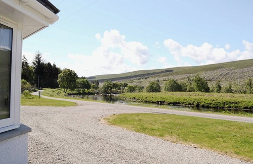 Lairg Cottage | 4 bedroom accommodation in Glen Cassley, near Lairg