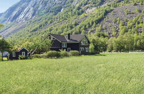 Gjesdal House | 4 bedroom accommodation in Dirdal