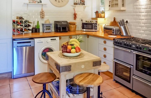 Neuvic House | 4 bedroom amazing home in Neuvic