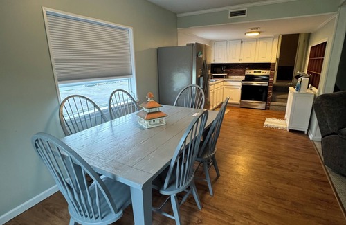 Marmora House | 4 Bedroom Apartment one Mile from Ocean City NJ