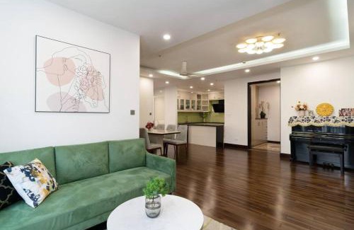 Hoang Mai Apartment | 4-Bedroom Apartment @ Vinhomes Times city