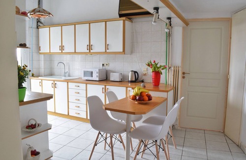 Omonia Apartment | 4-bedroom Athens Smart Stay - Base Rate - Extra Customisable