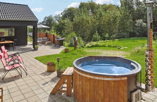 Femmøller House | 4 bedroom awesome home in Ebeltoft