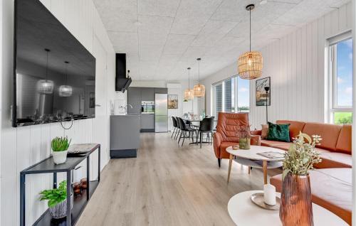 Hjarbæk House | 4 Bedroom Awesome Home In Løgstrup