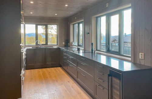 Nord-Fron House | 4 bedroom awesome home in Kvam