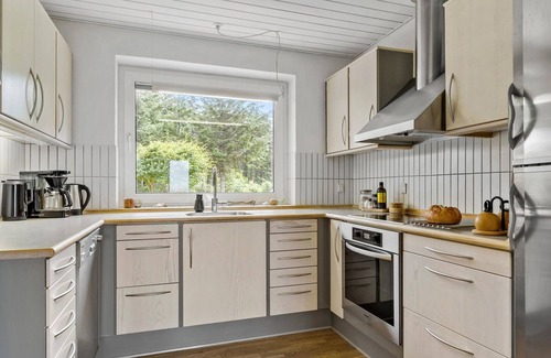 Oddesund Syd House | 4 bedroom beach front home in Thyholm