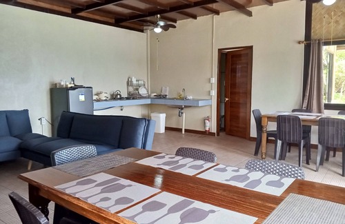 Coron House | 4 Bedroom Beach House with Pool