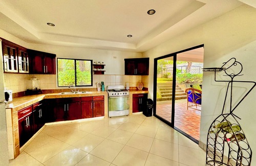 Managua House | 4-bedroom Beautiful & Spacious house near everything!