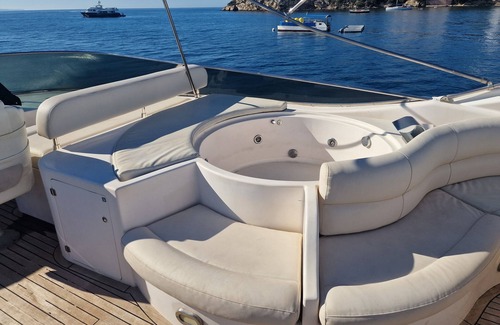 Monte Carlo City Centre Boat Rental | 4-bedroom boat in wonderful Monaco with Jacuzzi