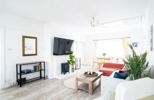 Sandbanks House | 4-Bedroom Coastal Retreat in Sandbanks