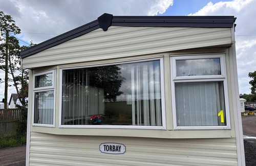 Glasgow House | 4-bedroom Cosalt Parkhome in Uddingston, Glasgow