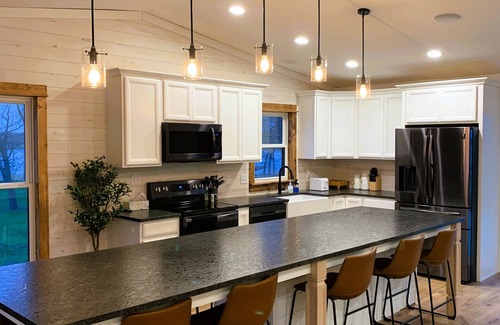 Kellogg Cottage | 4 bedroom cottage with 2 indoor fireplaces
