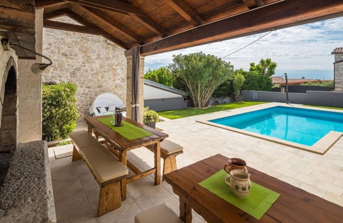 Dracevac House | 4 bedroom cozy home in Dracevac