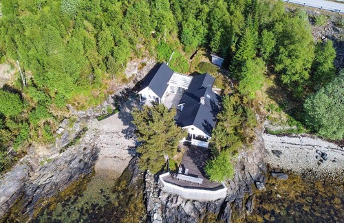 Flora House | 4 bedroom cozy home in Stavang