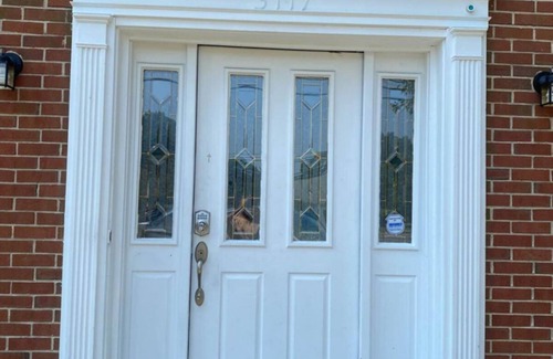 Calverton House | 4-bedroom, free parking, private entry, house in Silver Spring