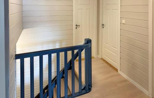 Egersund Apartment | 4 Bedroom Gorgeous Apartment In Hellvik
