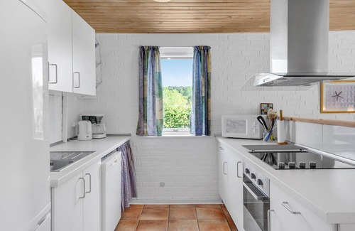 Øer Strand House | 4 bedroom gorgeous home in Ebeltoft