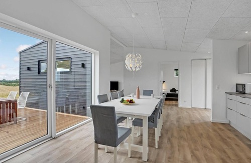 Hjarbæk House | 4 bedroom gorgeous home in Løgstrup