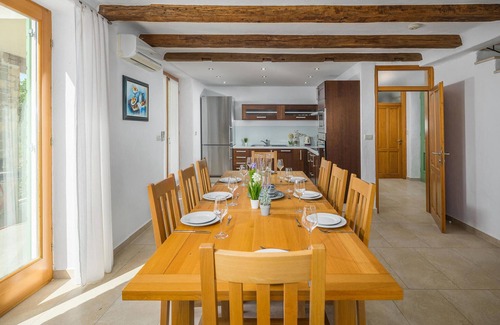 Baredine House | 4 bedroom gorgeous home in Baredine