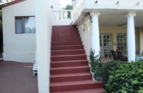 Greater Johannesburg Metropolitan Area House | 4 Bedroom Greek House in Observatory