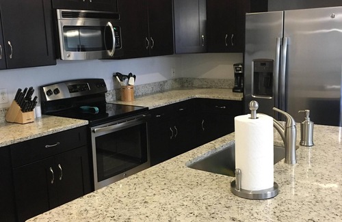 Trafalgar Village House | 4 Bedroom High End Home In Trafalger Village Gated Community