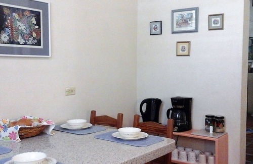 Gibbs Bay House | 4 Bedroom Home - A 5 minute Walk to 'Toes in the Sand' at 2 Amazing Beaches!
