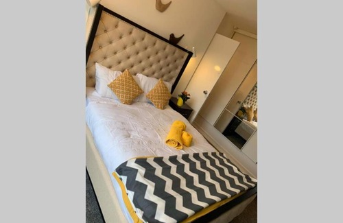 Wyken House | 4 Bedroom House Coventry Hosted By SnoozeNow