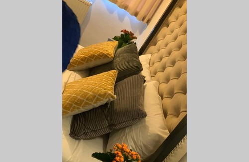 Wyken House | 4 Bedroom House Coventry Hosted By SnoozeNow