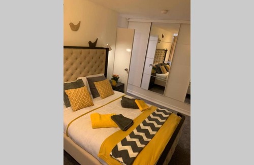 Wyken House | 4 Bedroom House Coventry Hosted By SnoozeNow