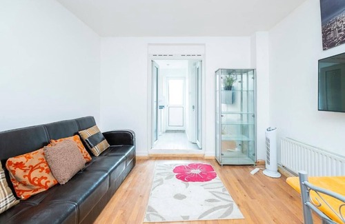 Heath House | 4 BEDROOM HOUSE DAGENHAM WITH PARKING
