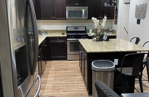 Imperial House | 4-bedroom house in an amazing neighborhood with AC, WiFi. Relax and unwind.