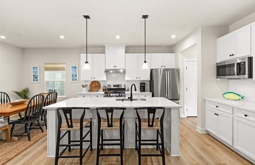 Assateague Pointe House | 4-bedroom house in charming Berlin with 2 pools, Fishing pier, and fitness room