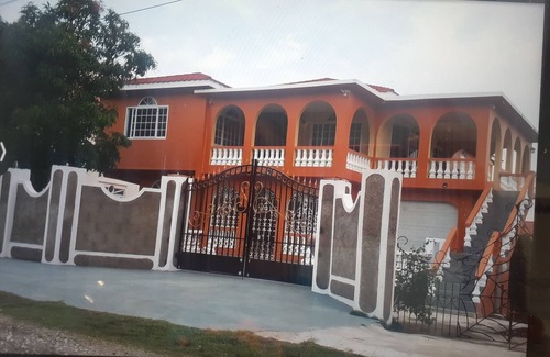 Boscobel House | 4 BEDROOM HOUSE