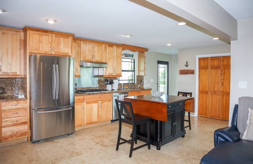 Everglades City House | 4-bedroom house with pool steps from the dock!