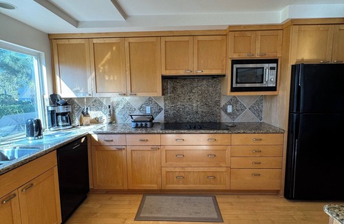 Rancho Santa Fe House | 4-bedroom house W/Ocean Views in Solana Beach with AC, WiFi. Relax and unwind.