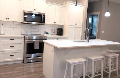 Okanagan-Similkameen House | 4 bedroom house walking distance to pools