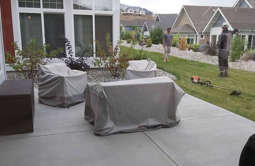 Okanagan-Similkameen House | 4 bedroom house walking distance to pools