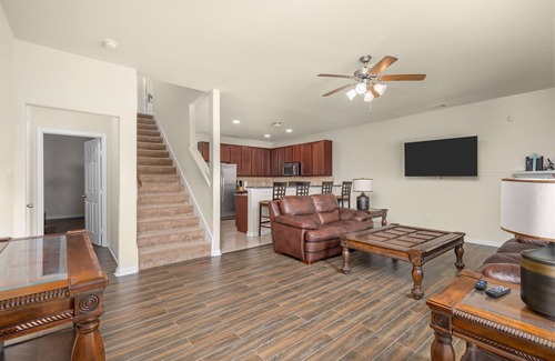 Spring House | 4 bedroom house with theatre! 10 minutes from Six Flags Hurricane Harbor!