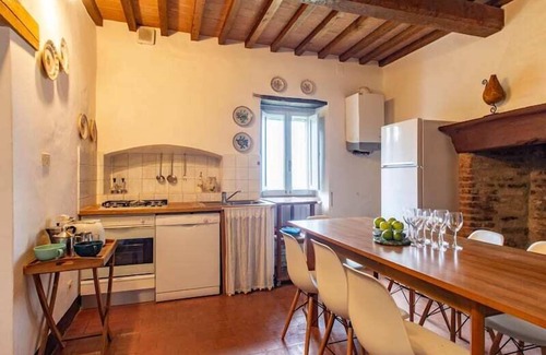 Castiglione del Lago Apartment | 4 bedroom Umbria apartment