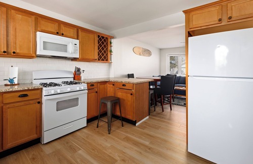 Lower Township House | 4-bedroom Master Spa Oasis - Sleeps 10 Dog Friendly