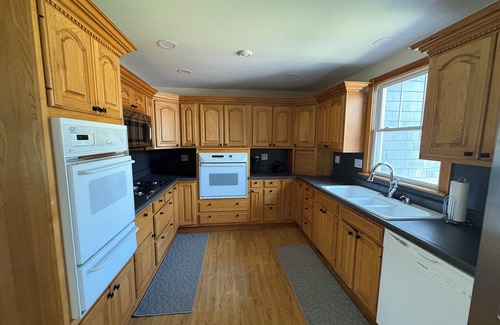 La Porte House | 4 Bedroom Midterm Rental in La Porte - MTM Premier