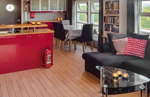 Svelvik House | 4 bedroom nice home in Berger